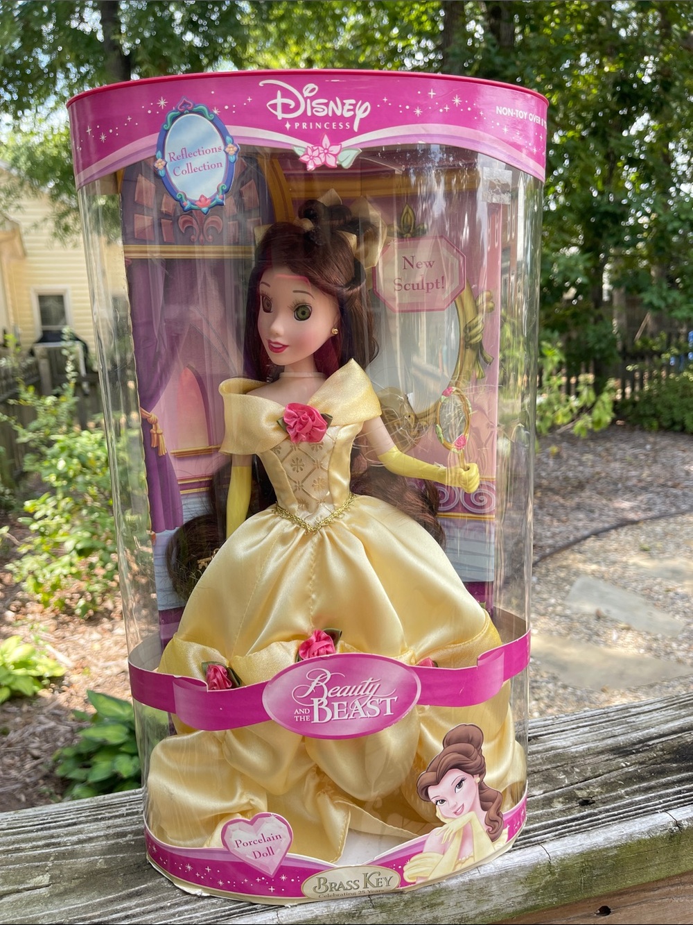 2006 Disney Beauty and the Beast Belle with Brass Key Porcelain Doll-new